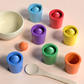 Szivárványgolyók poharakban Kisgyermekek Montessori játékok